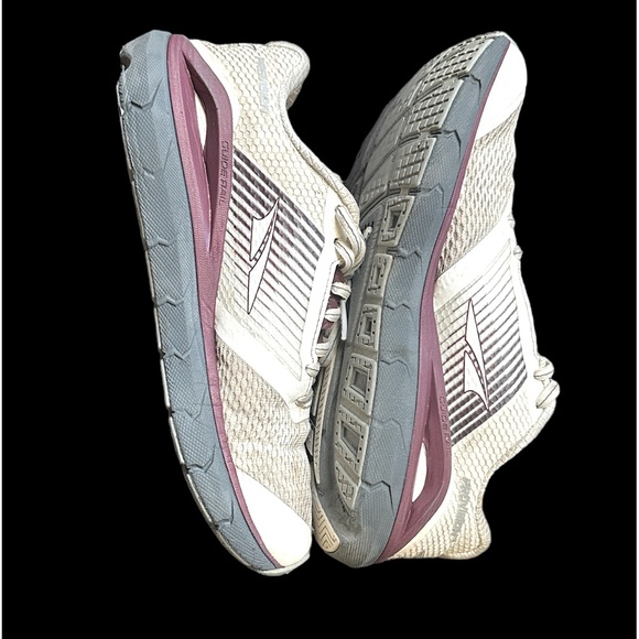 Altra provision 4 women’s size 7 white/burgundy - Picture 2 of 8
